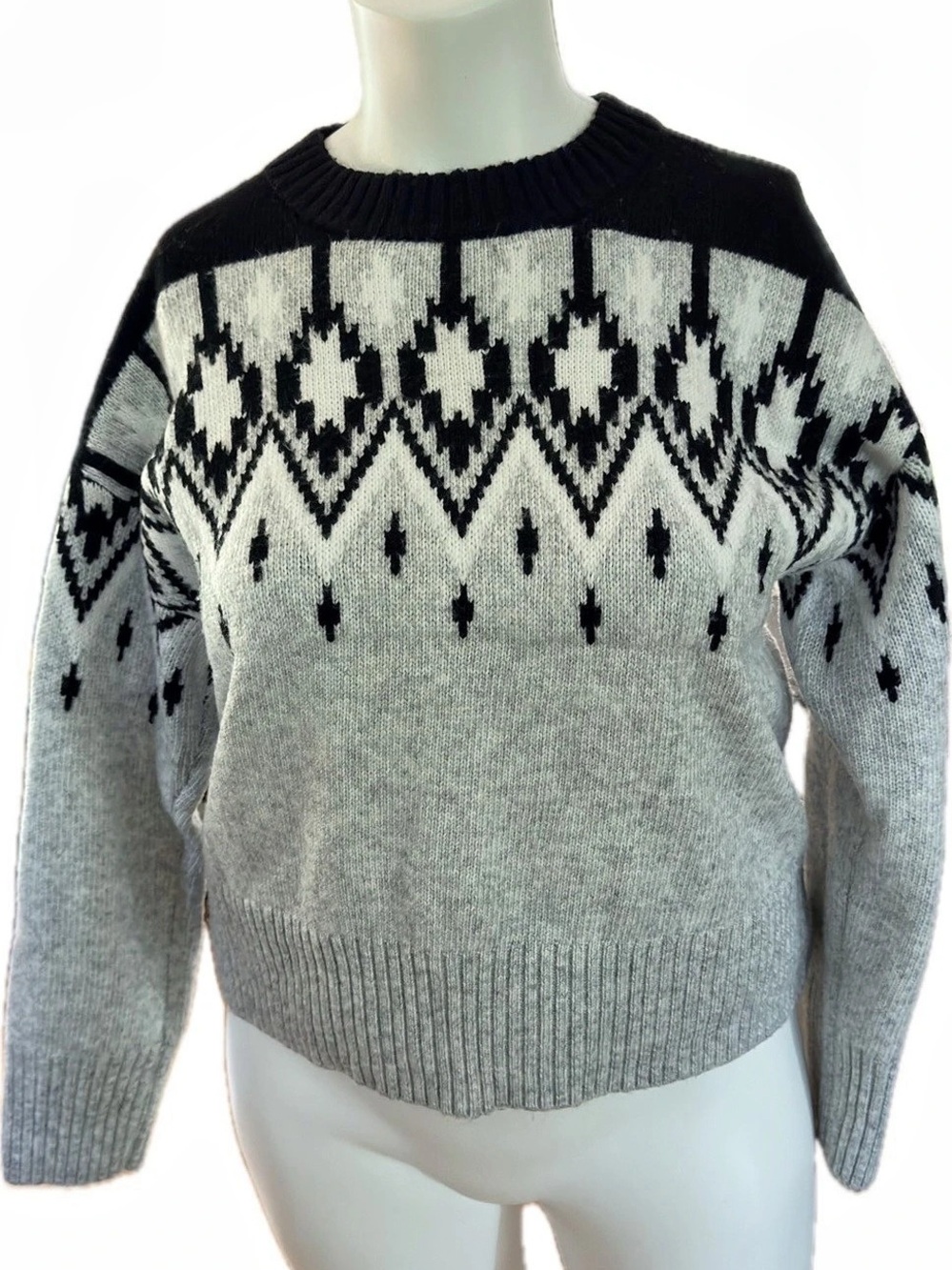 Geometric Crewneck Sweater in Black & Gray Like New